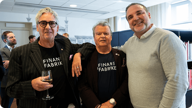 Medarbetare på invigningen av Finansfabrikens nya kontor